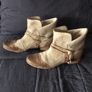 Darling Italian Booties!